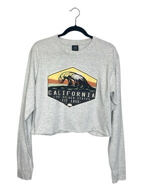 California The Golden State Light Gray Long Sleeve Cropped Tee size Medium